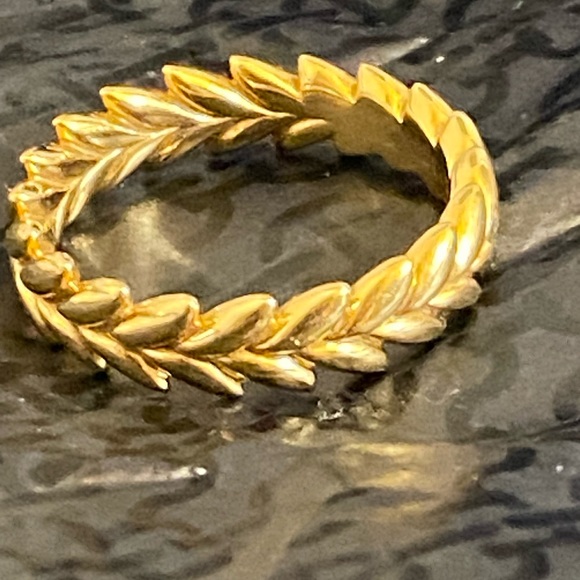 Future Ethereal Ring - Picture 8 of 16